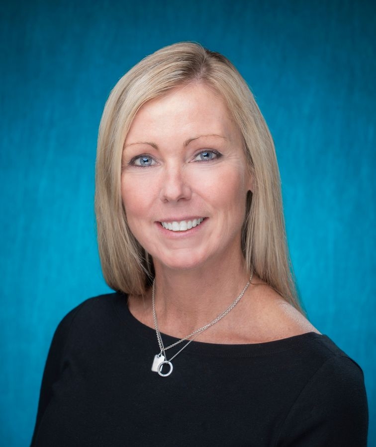 Beth R Bacon
