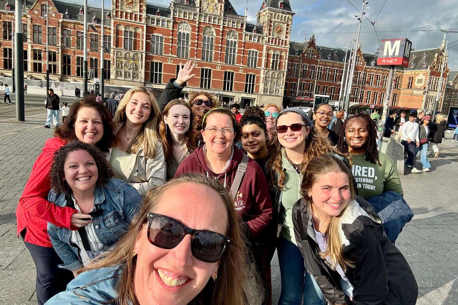 Students with Denise Ousley and Amy Garrett Dikkers in the Netherlands