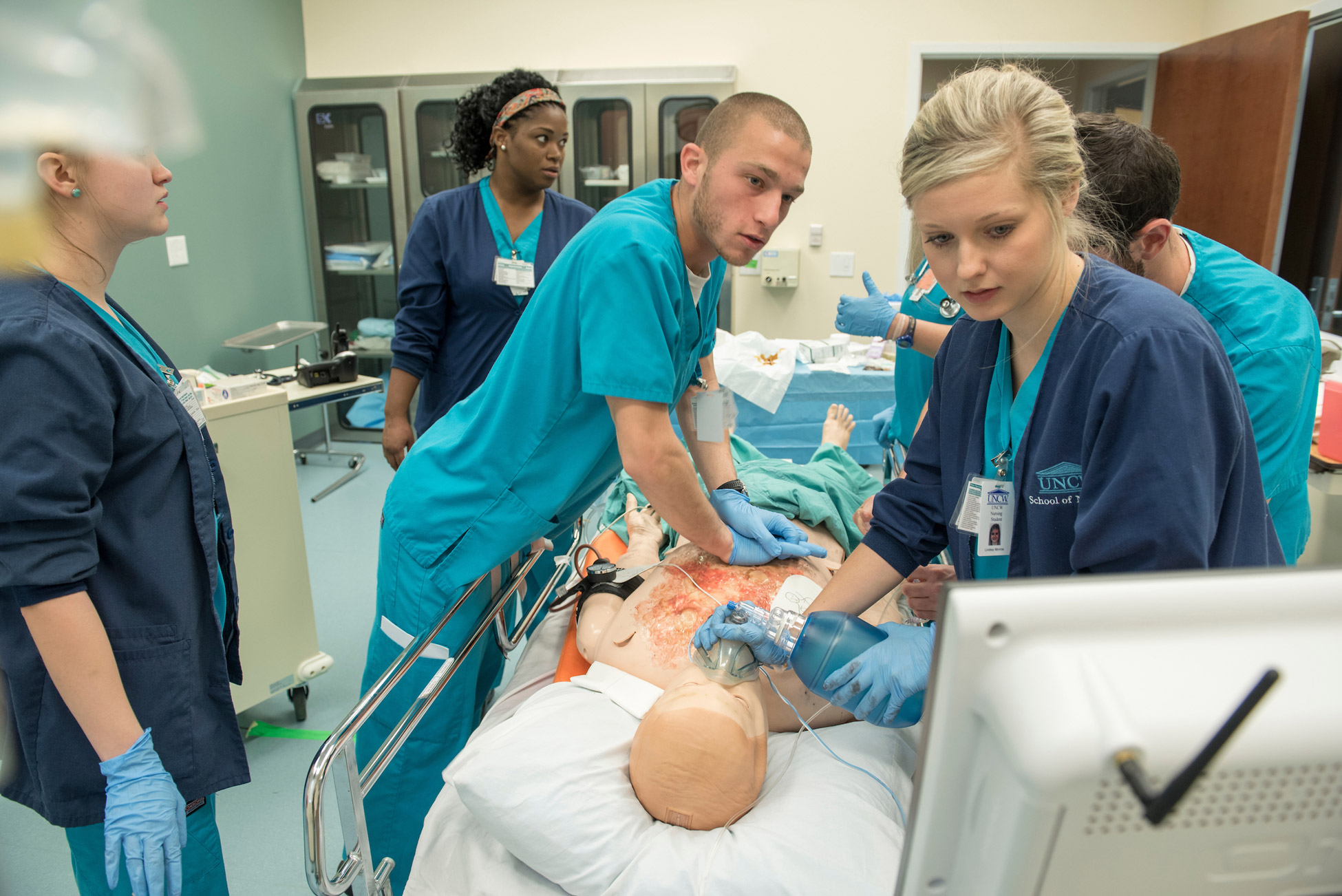 school of nursing emergency trauma simulation