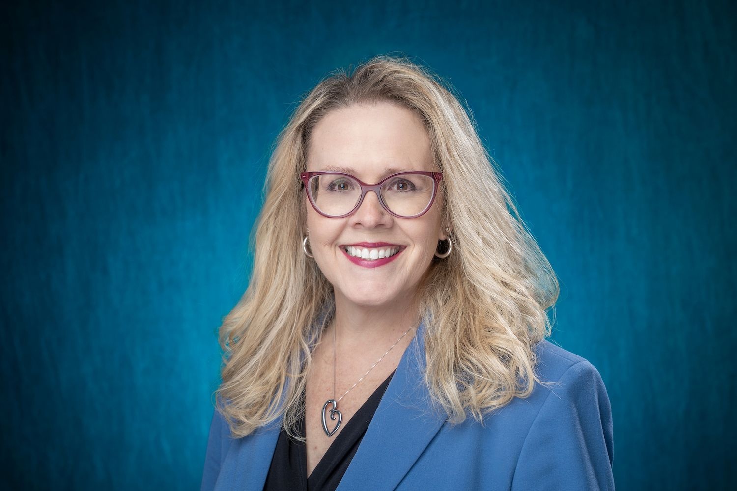 Dr. Lisa Scribner