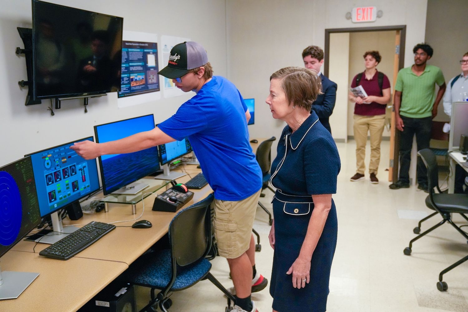 Lieutenant Governor Rachel Hunt visted UNCW’s Center for Cyber Defense Education (CCDE).