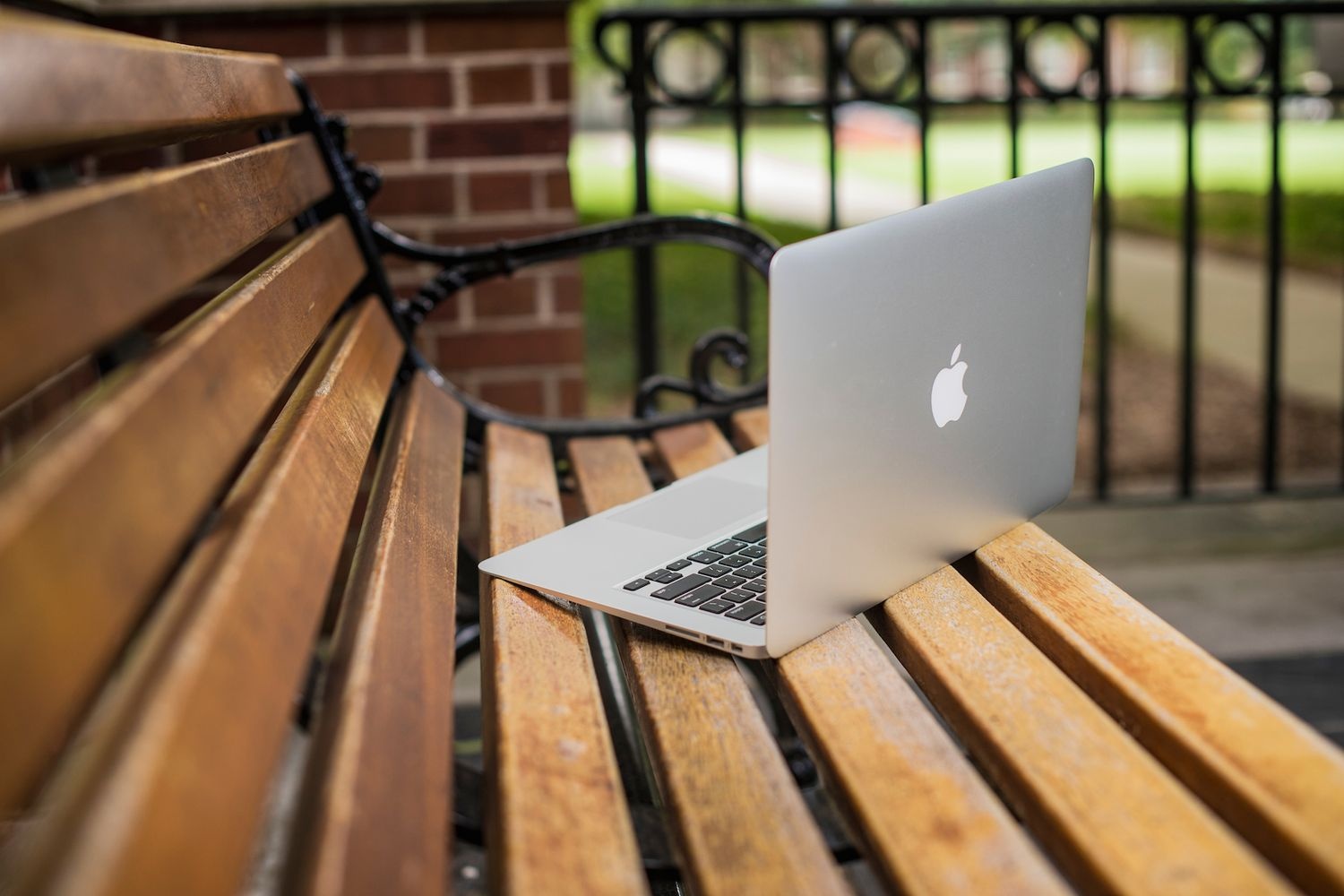 Apple Macintosh computer on a campus bench